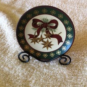 Miniature too Collections Christmas Plate 4”, with metal stand